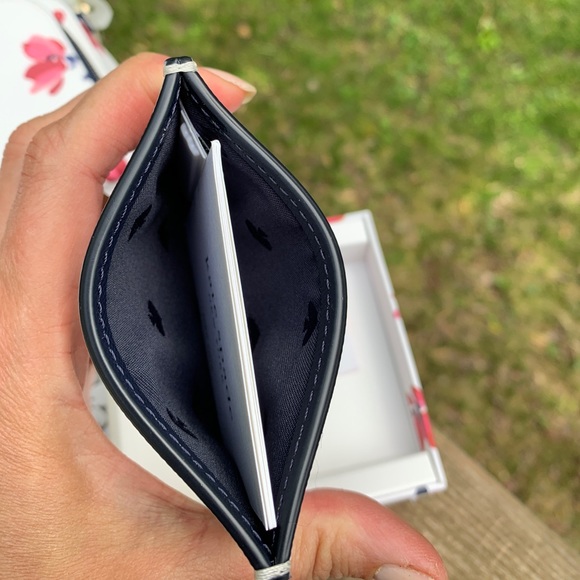 Auth. Kate spade floral leather card case & keychn - Picture 4 of 8